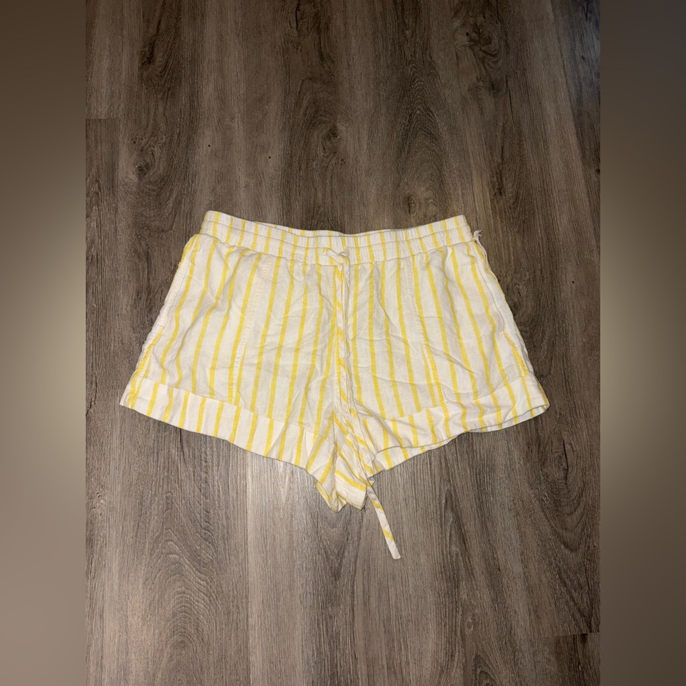 Universal Thread | Yellow Stripe Shorts